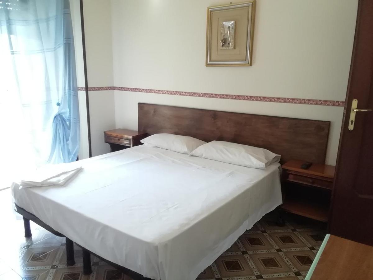 Hotel La Carina 그로타미나르다 외부 사진